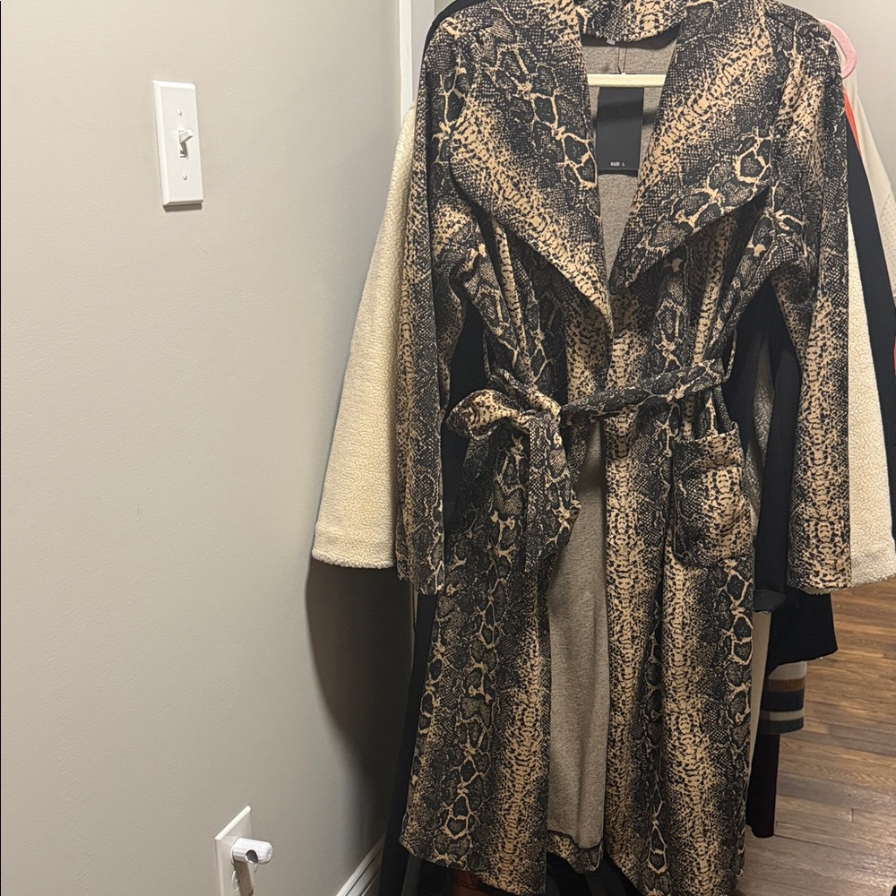 Stella Luce Black and Tan Patterned Coat